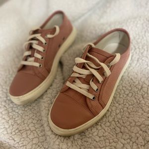 ((SOLD)) Authentic 💯 Gucci shoes